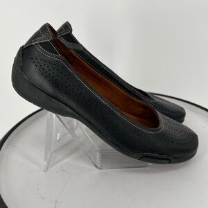 KELLY & KATIE BLACK LEATHER‎ FLATS PADDED SLIP ON, COMFORT AND STYLE